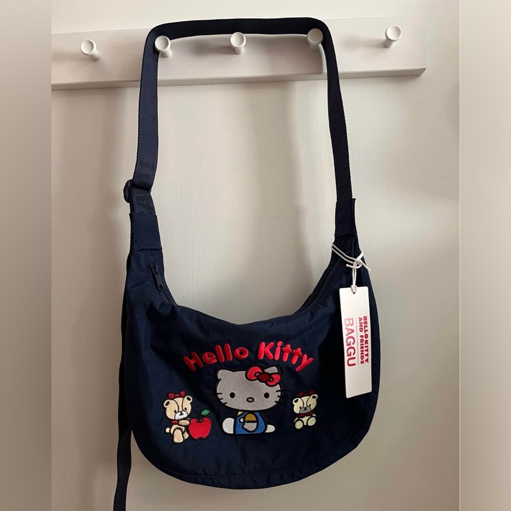 Baggu Hello Kitty Medium Crescent Bag